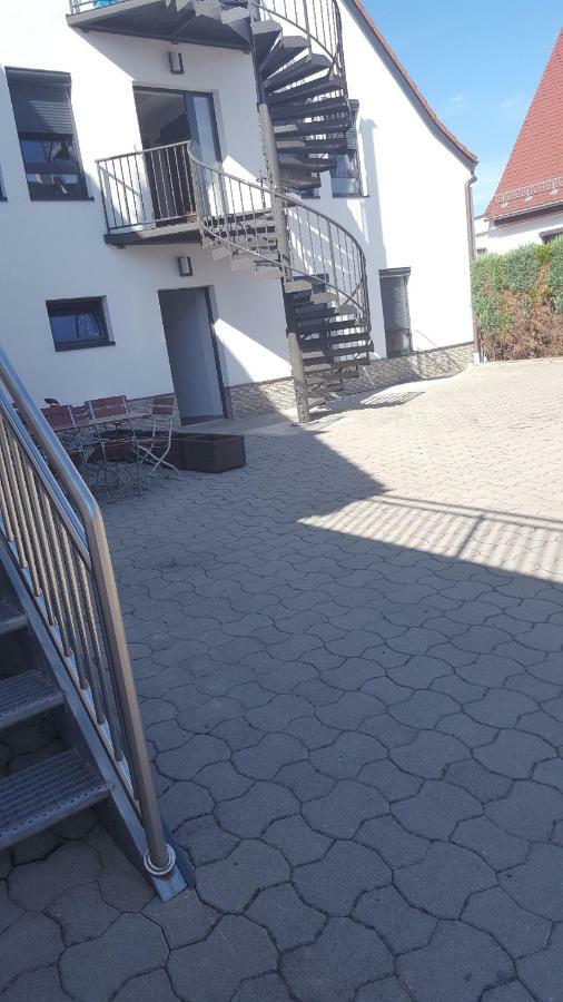 Apartments Zum Bayrisch Pub Weißenhorn Zewnętrze zdjęcie